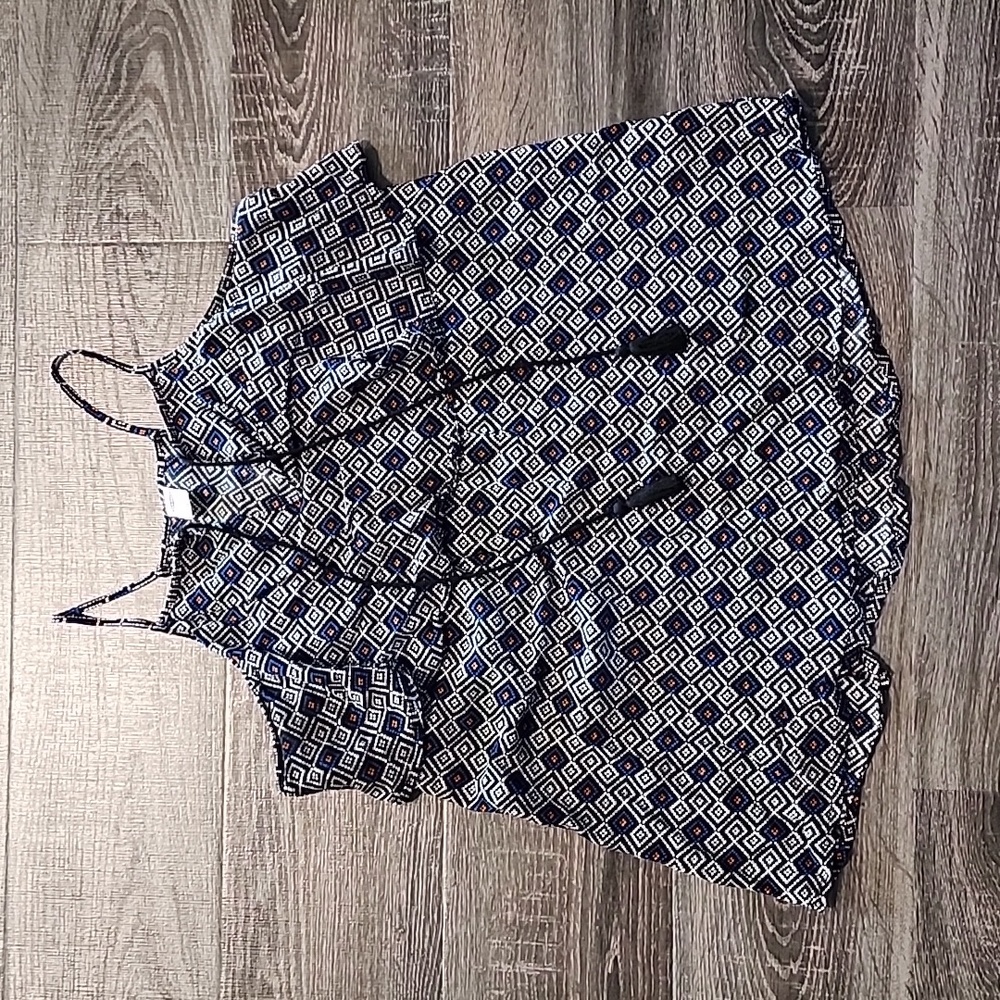 🦇 Old Navy Flowy Tank Top 🦇